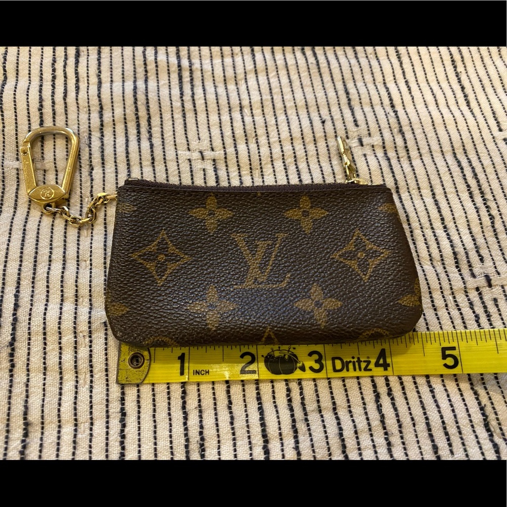 Louis Vuitton ID holder/key pouch with chain